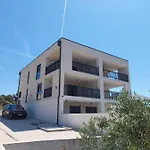 Apartment Markioli *